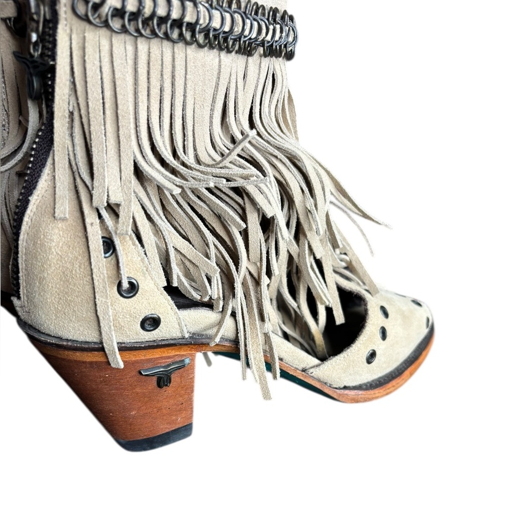 Lane Beige Suede Fringe Peep Toe Booties Metal Studs Chain Embellishment 8.5 - Picture 8 of 11